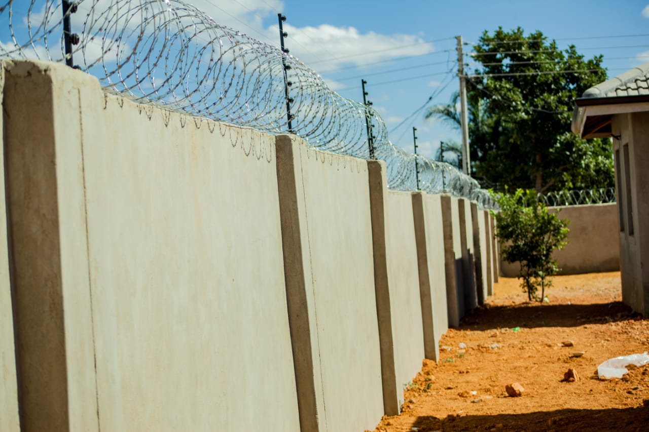 Combined Razor wire & Alarmed Electric fence lnstallation